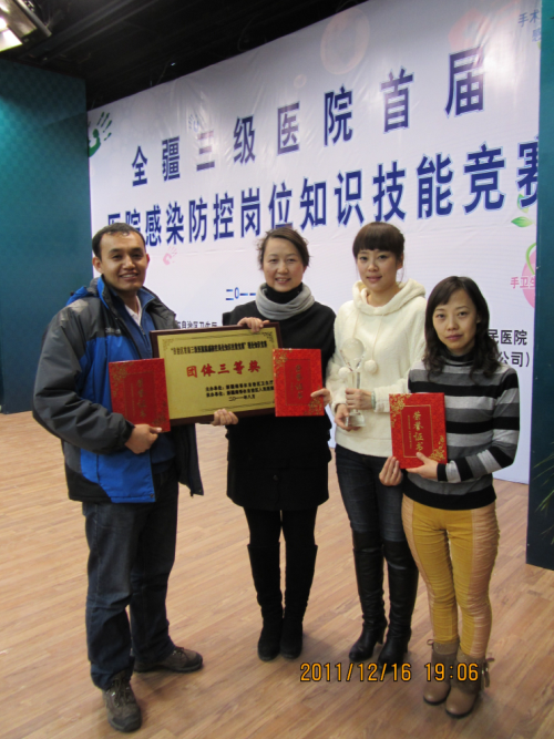 理论和竞答的英雄团队